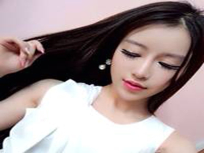 女人脫精光扒開大腿,街邊驚現(xiàn)裸女，社會(huì)秩序引關(guān)注-3